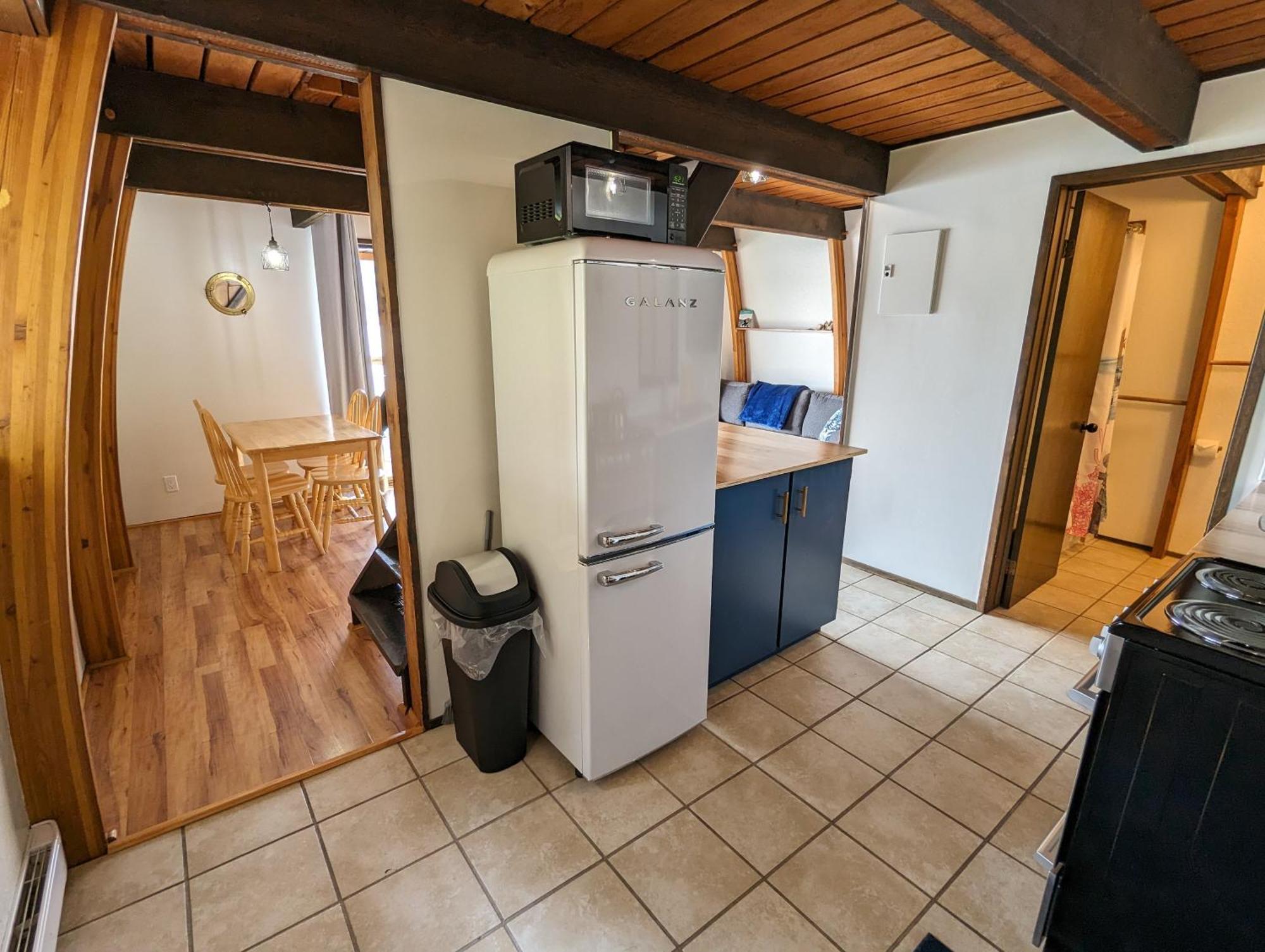 Jade Resort-Oceanfront Suites In Gowlland Harbour Heriot Bay Екстериор снимка