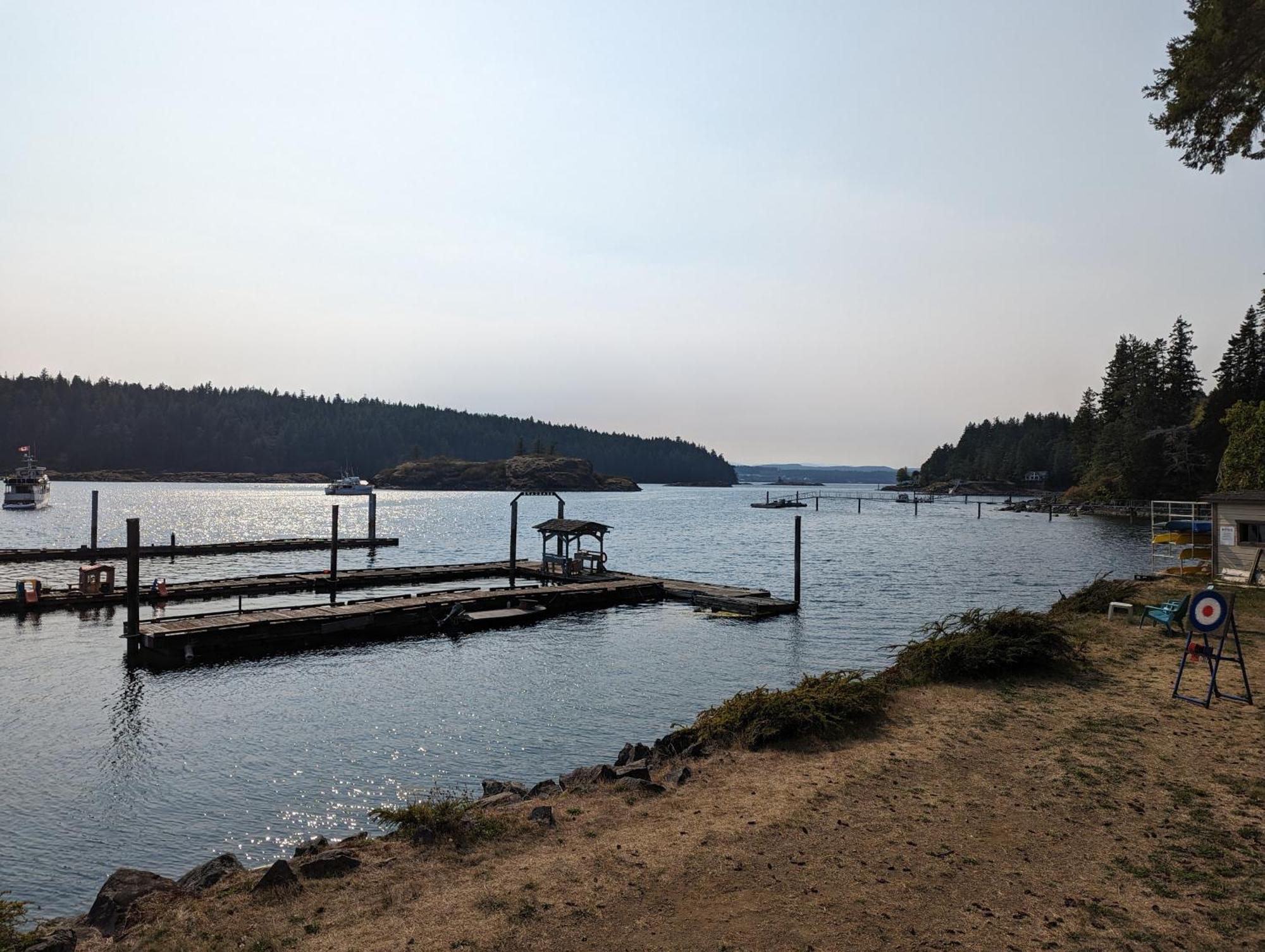Jade Resort-Oceanfront Suites In Gowlland Harbour Heriot Bay Екстериор снимка