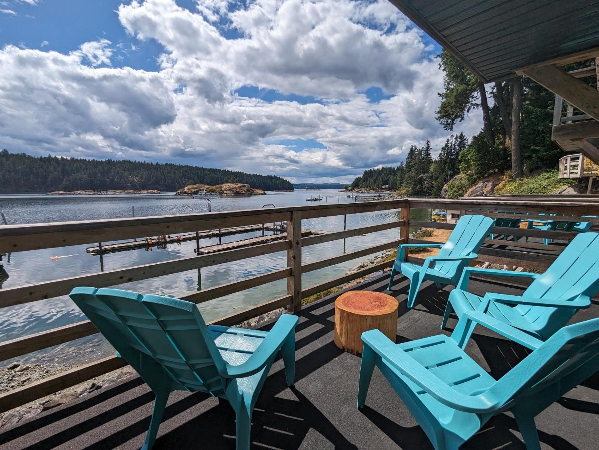 Jade Resort-Oceanfront Suites In Gowlland Harbour Heriot Bay Екстериор снимка