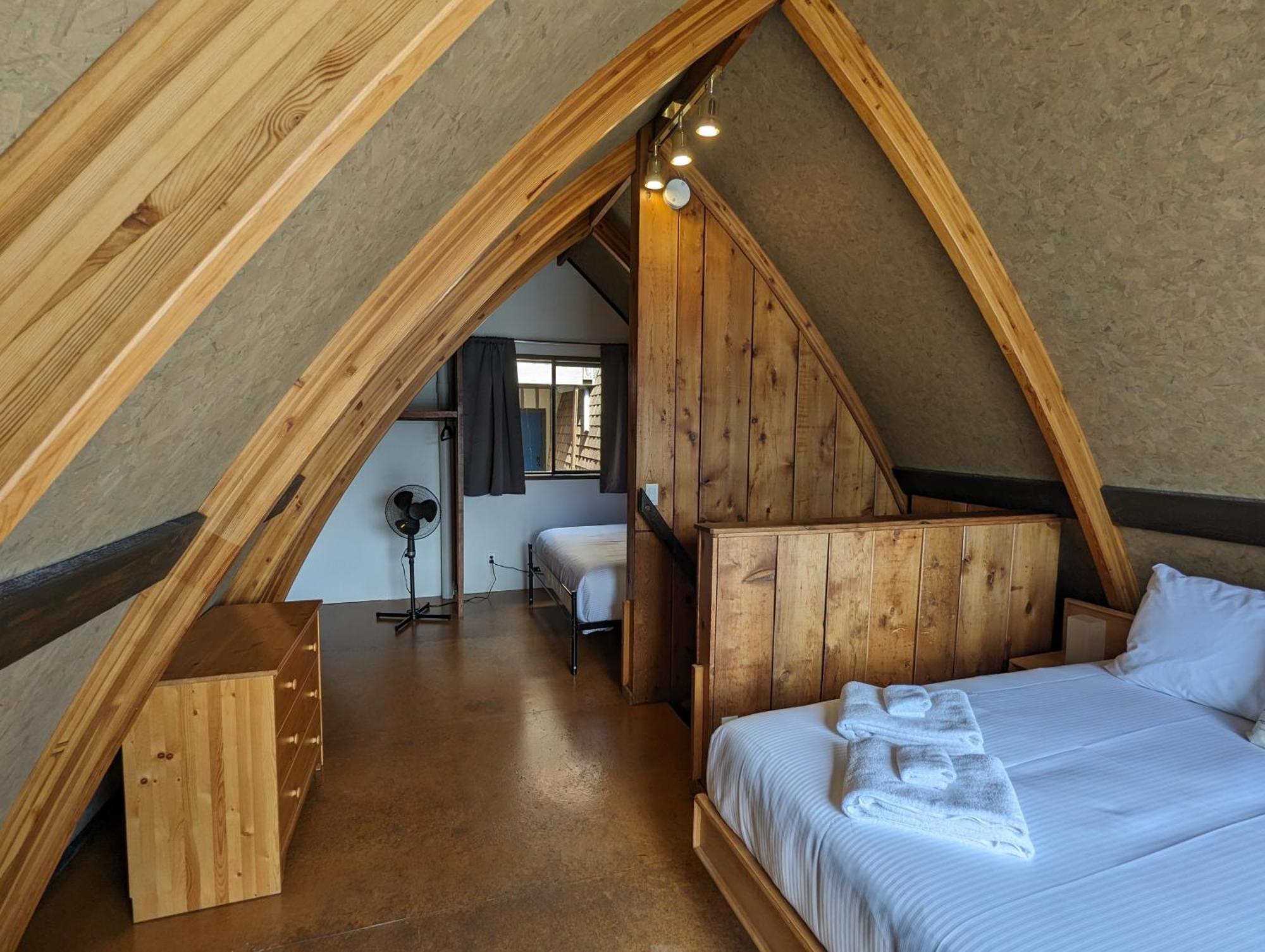 Jade Resort-Oceanfront Suites In Gowlland Harbour Heriot Bay Екстериор снимка