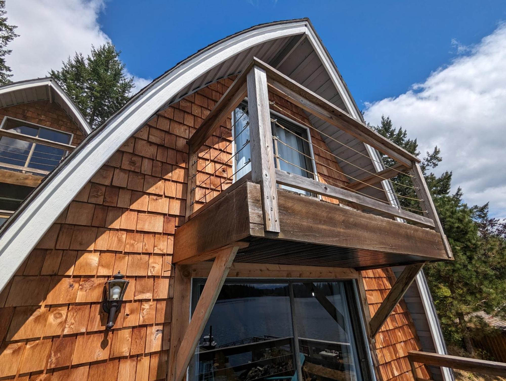 Jade Resort-Oceanfront Suites In Gowlland Harbour Heriot Bay Екстериор снимка