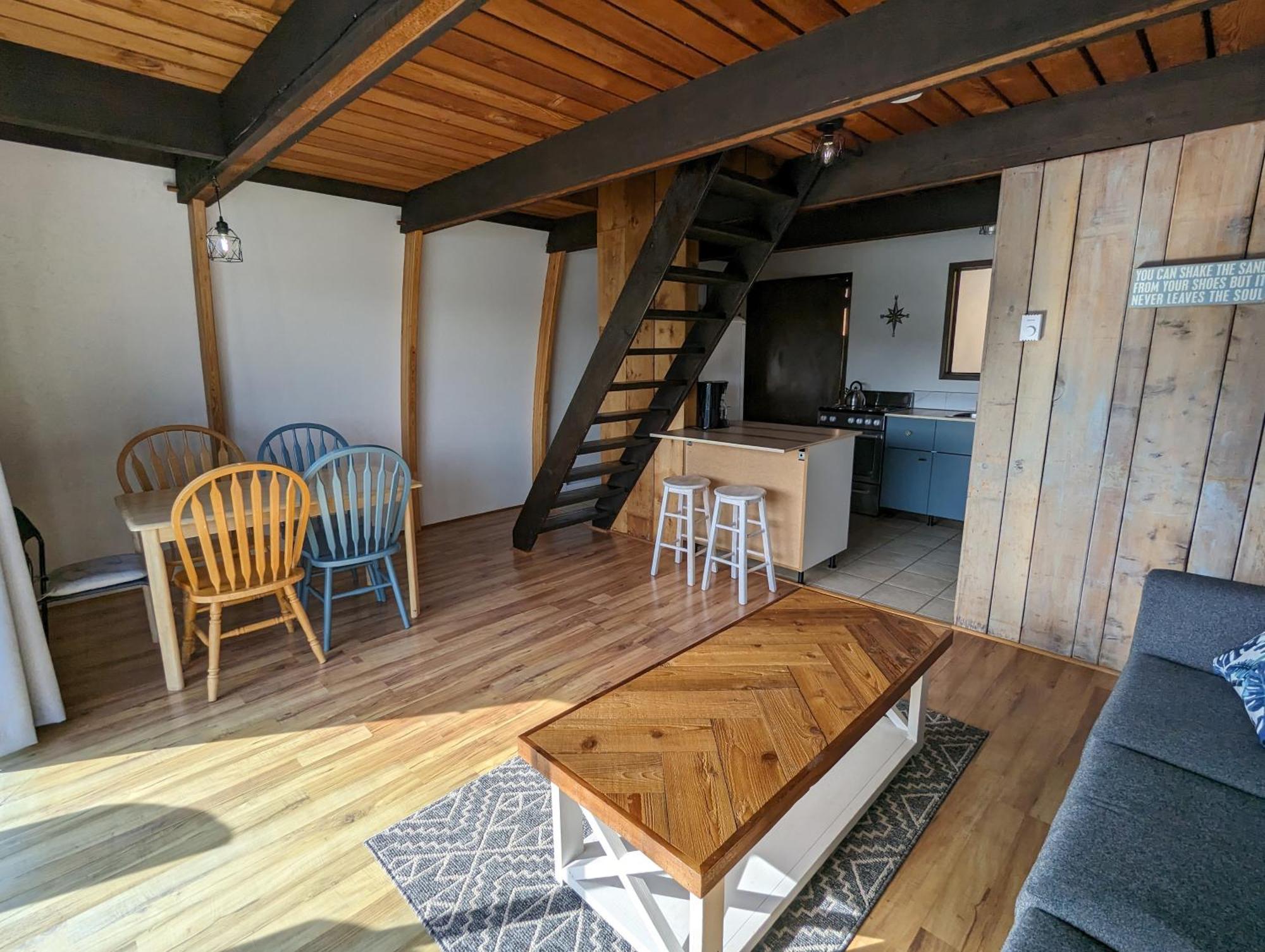 Jade Resort-Oceanfront Suites In Gowlland Harbour Heriot Bay Екстериор снимка