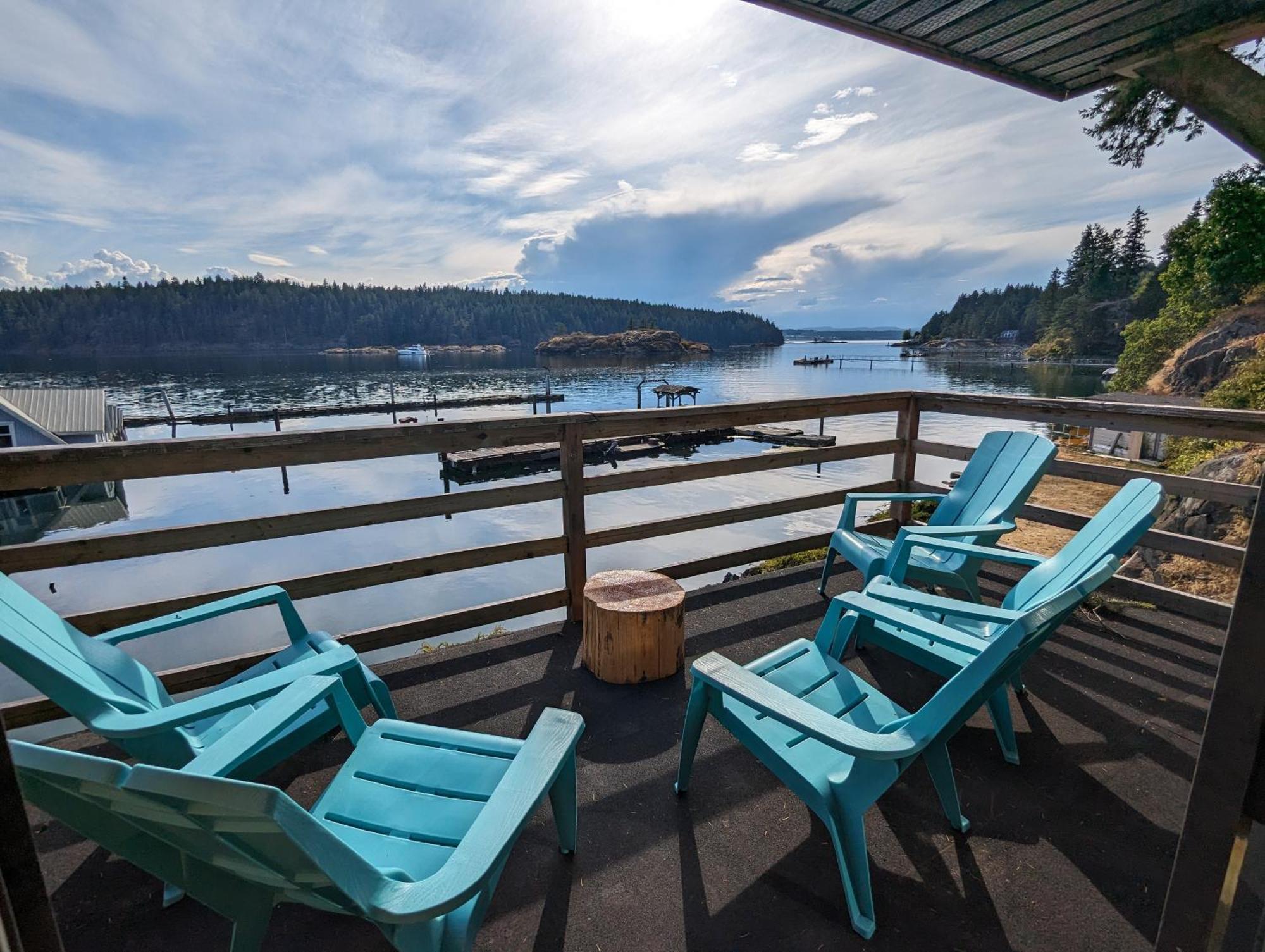 Jade Resort-Oceanfront Suites In Gowlland Harbour Heriot Bay Екстериор снимка