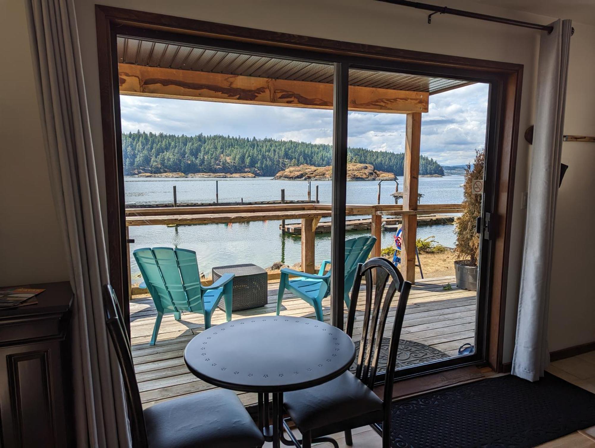 Jade Resort-Oceanfront Suites In Gowlland Harbour Heriot Bay Екстериор снимка