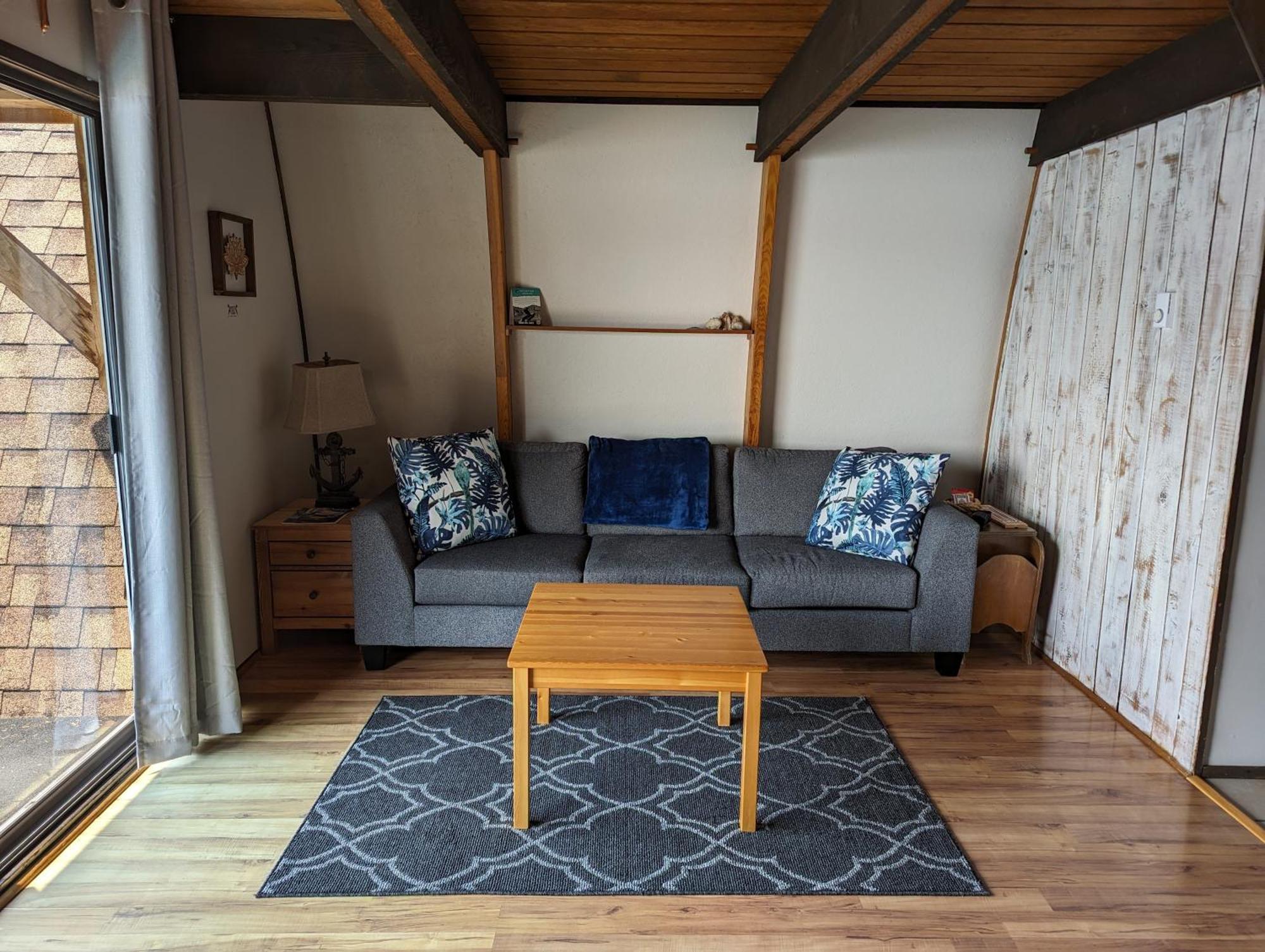 Jade Resort-Oceanfront Suites In Gowlland Harbour Heriot Bay Екстериор снимка