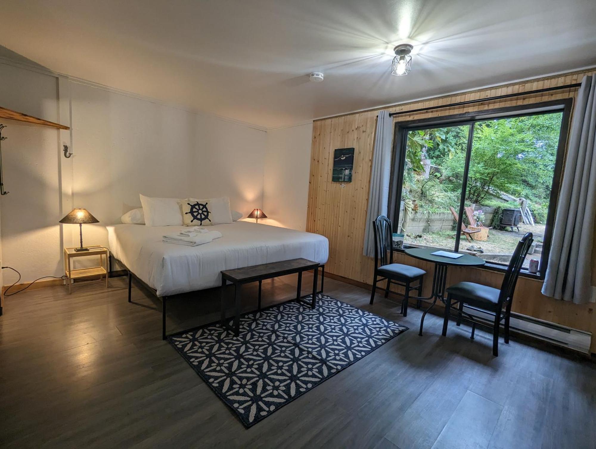 Jade Resort-Oceanfront Suites In Gowlland Harbour Heriot Bay Стая снимка